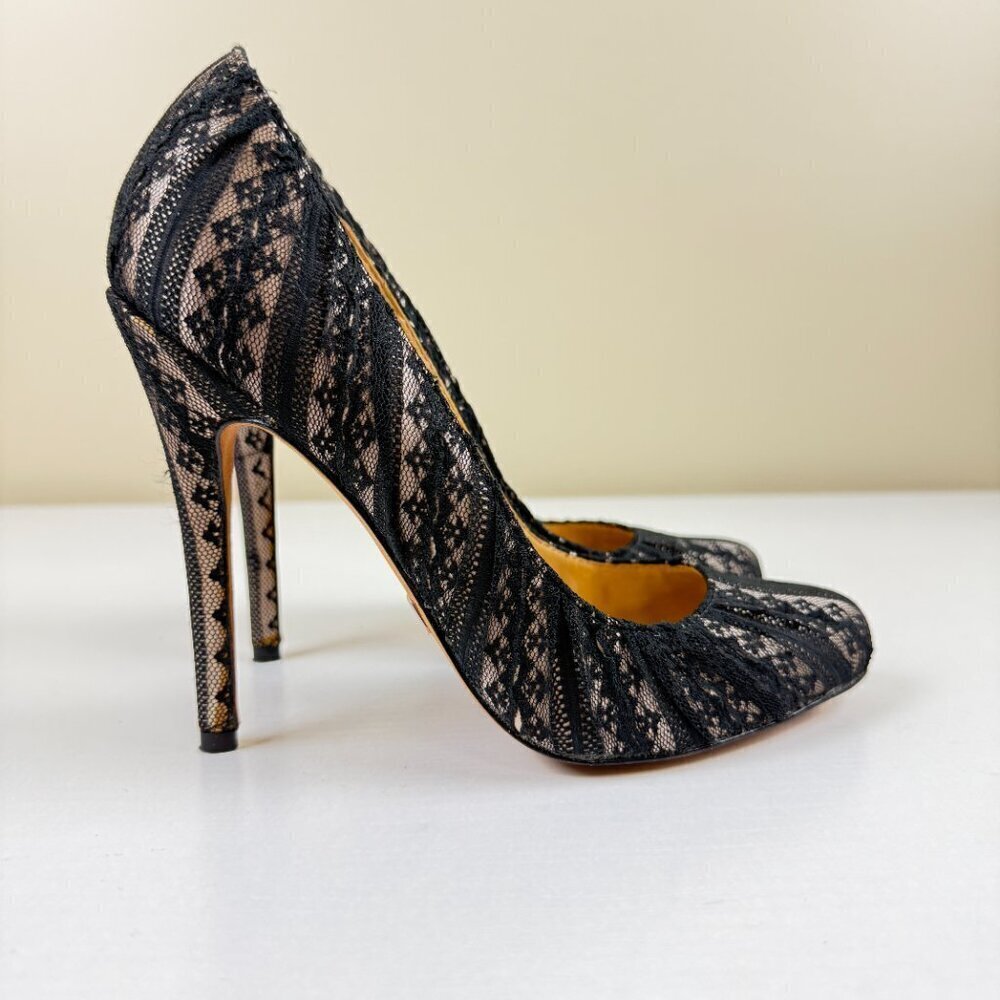 EUC Badgley Mischka Black & Nude Lace Closed Toe 4.5'' Stiletto Heel Pumps